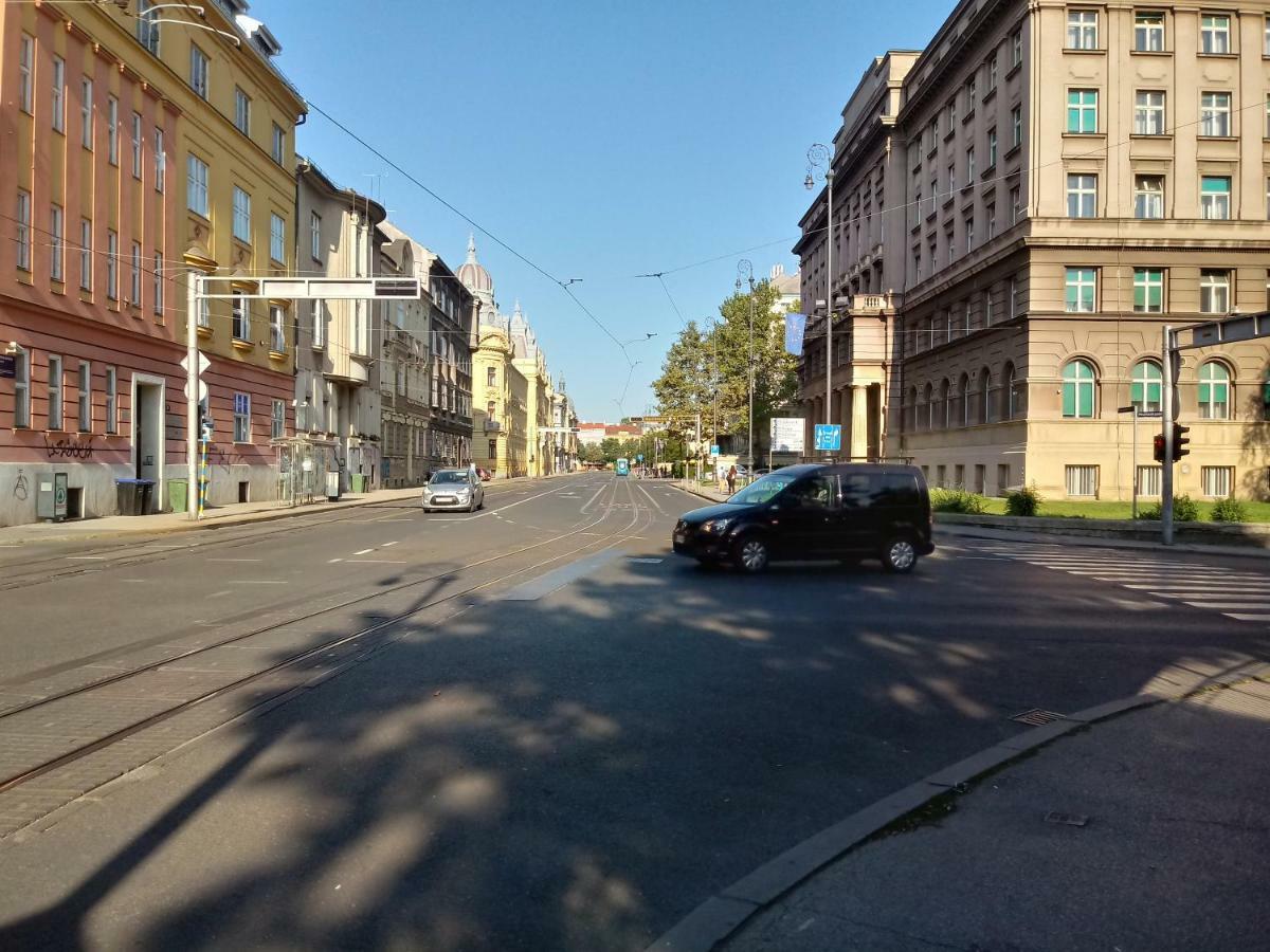 "Apartment Zagreb Idila Center", With A Balcony, Speed Wifi Экстерьер фото